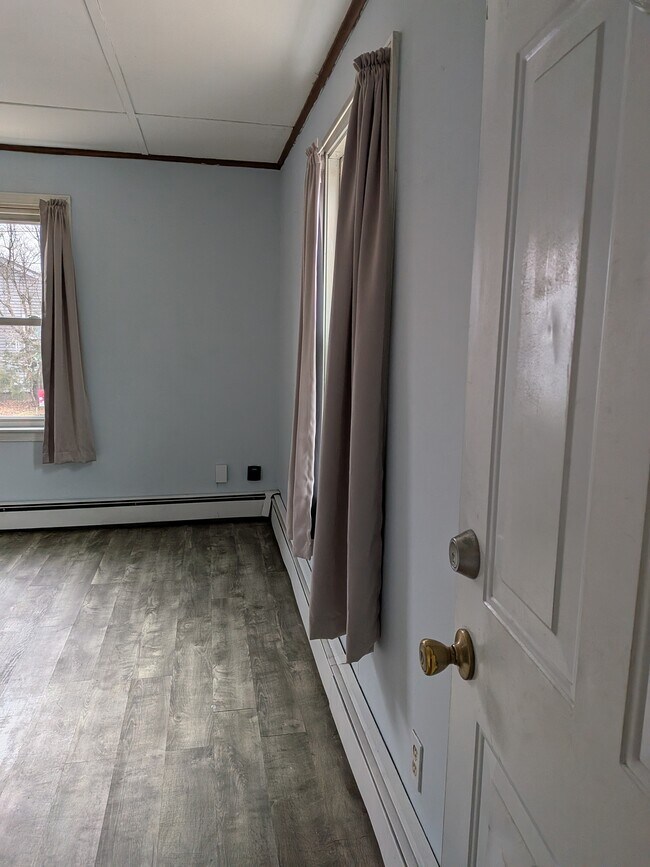 26 Virginia Ave unit 1st floor right, Woonsocket, RI 02895 - photo 7