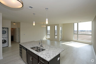 7971 S 6th St, Oak Creek, WI 53154