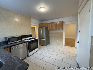 80 Wallingford Rd Unit 1, Boston, MA 02135