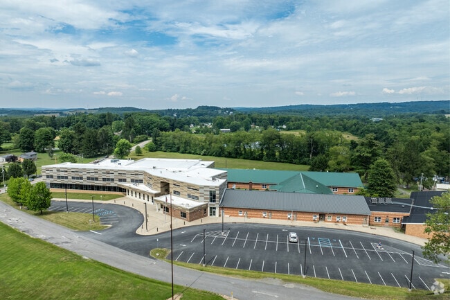 There are 656 students attending West Preston School with student to teacher ratio of 16 to 1.