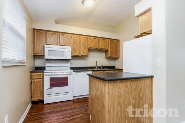 7943 Cardinal Cove W, Indianapolis, IN 46256 - photo 6