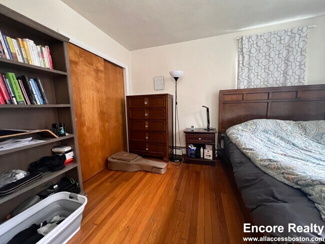 312 Tappan St unit 7D, Brookline, MA 02445 - photo 6