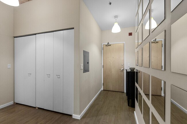 SIX30 North Franklin Condos unit 709, Chicago, IL 60654 - photo 4