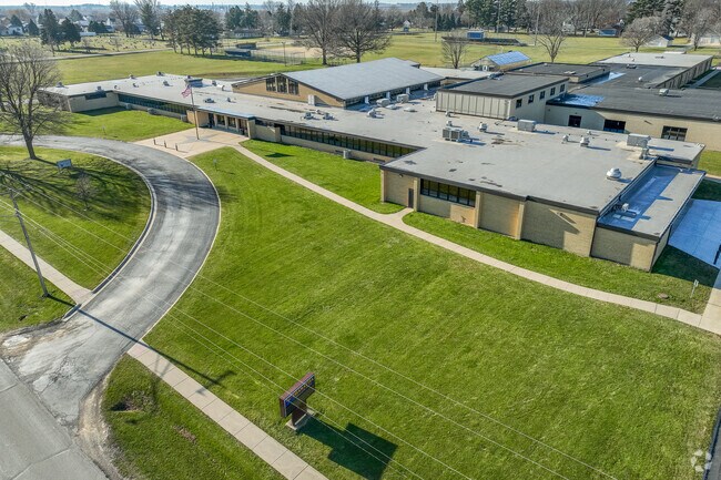 Hiawatha Elementary School is right near Franklin Township Park.