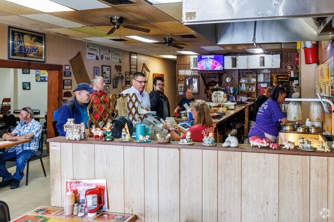 Dine in or take out some of the best barbecue in the panhandle at Kinfolk's in Wright.