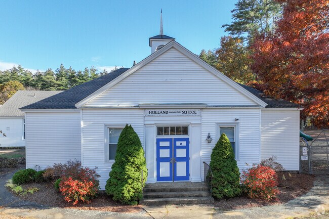 Holland Elementary School offers a quality education to children living in Holland.