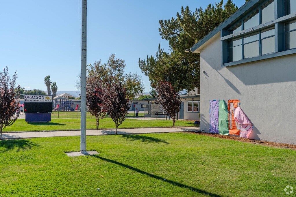 Grayson Elementary School serves students in the Outer West Stanislaus County community.