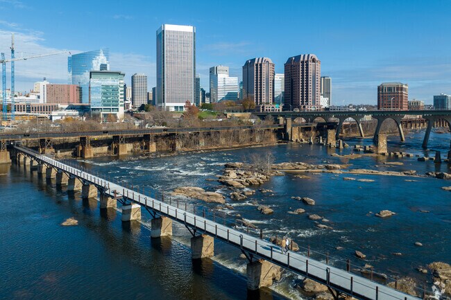 The community of Regency is just a short drive to Downtown Richmond.