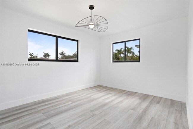72 NE 186th Terrace unit 1, Miami, FL 33179 - photo 6