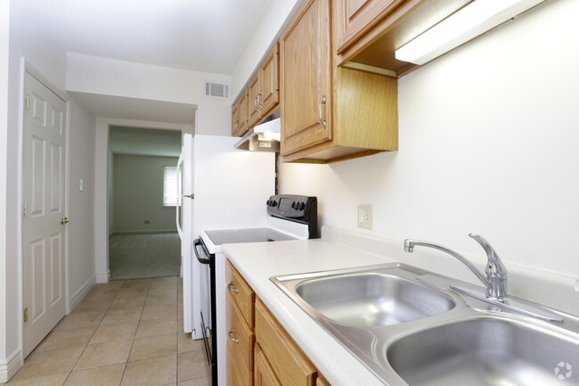 2 Bedroom - Kitchen