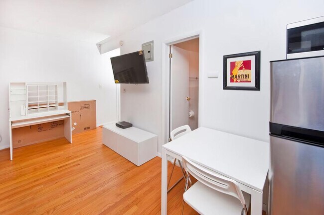 333 E 95th St unit ID1032055P, New York, NY 10128 - photo 5