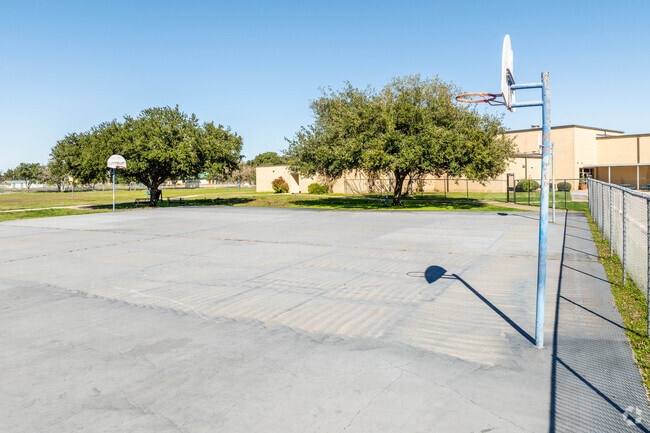 Elisabet Ney Elementary School offers two paved basketball courts.
