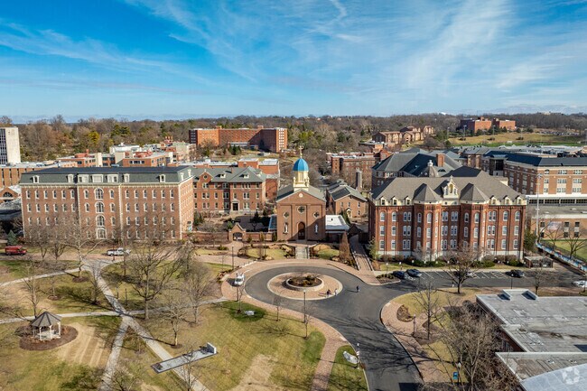 University of Dayton is a top-rated catholic university nearby Kettering.