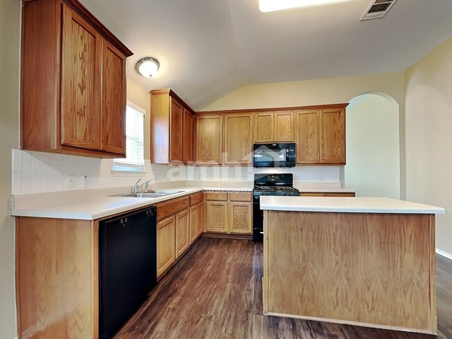 265 Firwood N, Kyle, TX 78640 - photo 4