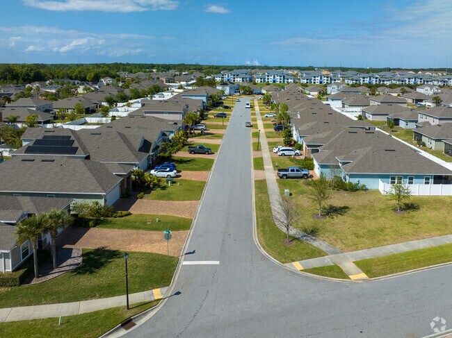 Convenient Regency neighborhood where residents are minutes from local shops and eateries.