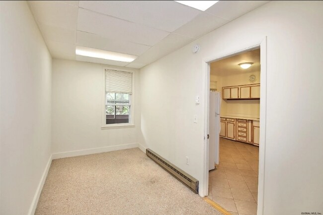 530 3rd St unit 2, Albany, NY 12206 - photo 2