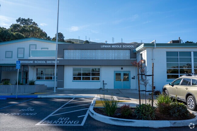 Lipman Middle School is a great school for new students in Brisbane.