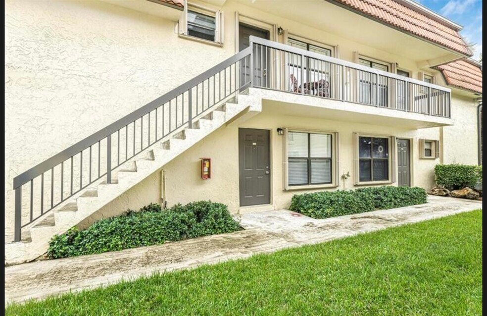10066 NW 6th St unit 1, Pembroke Pines, FL 33024 - photo 1