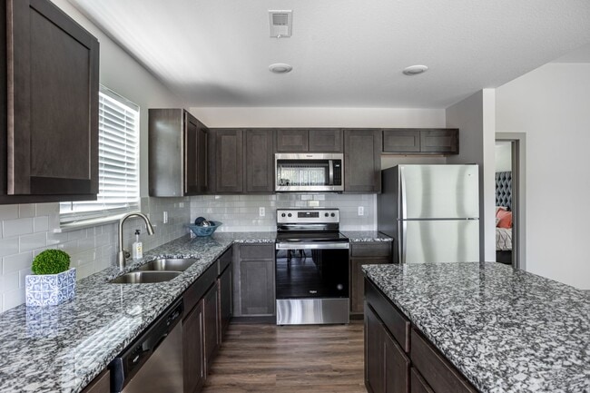 Manor Homes, Columbia, MO 65202 - photo 3