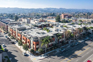 12000 Riverside Dr, Valley Village, CA 91607