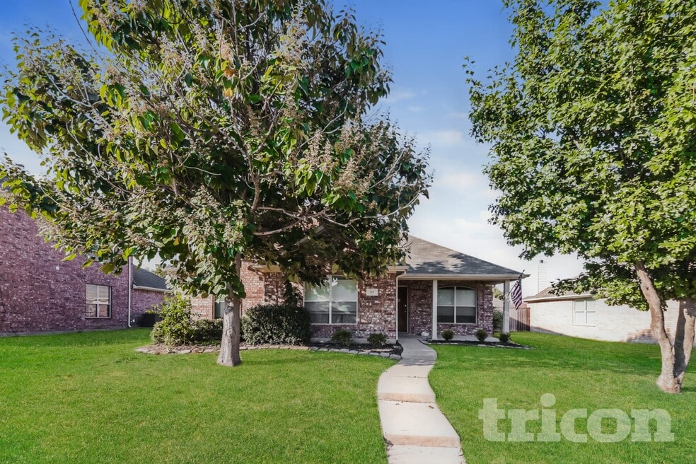 111 Rockbrook Dr, Wylie, TX 75098 - photo 1