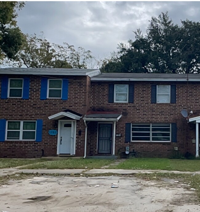 1751 Powhattan St, Jacksonville, FL 32209