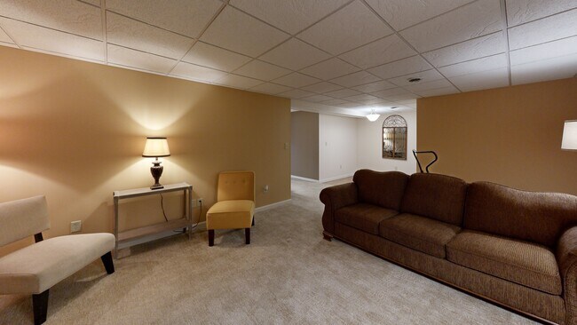 606 Leighton Ct, Mars, PA 16046 - photo 2