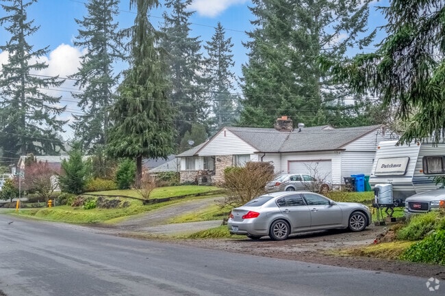 The Highlands in Shoreline, offers tranquil and safe streets to find your next home.