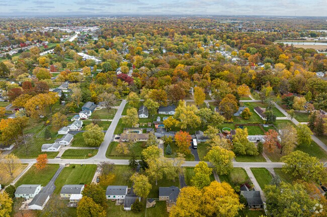 Statewood Park is a quiet neighborhood located in Fort Wayne, Indiana.