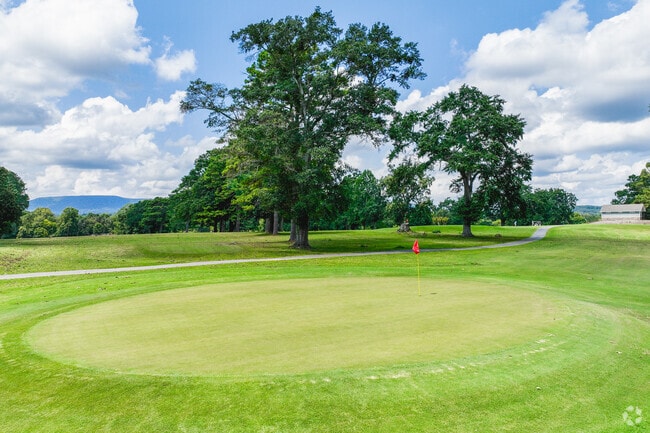 LaFayette Golf Course is a top amenity available at LaFayette Municipal Park.