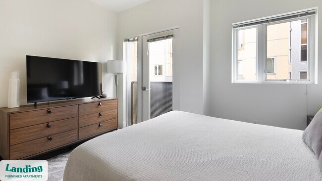 1430 NW Pettygrove St unit E302, Portland, OR 97209 - photo 6