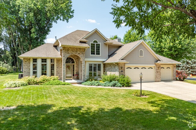 Large single-family homes are available in the Preble neighborhood of Green Bay.