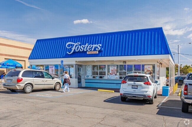 Fosters is Allied Gardens favorite place for ice cream treats.