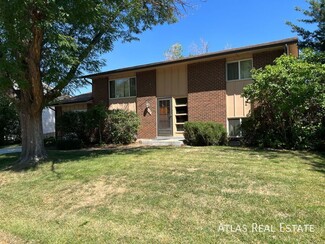874 Nucla St, Aurora, CO 80011