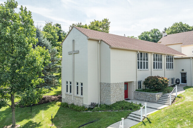 Carousel House School has a student to teacher ratio of 4 to 1.