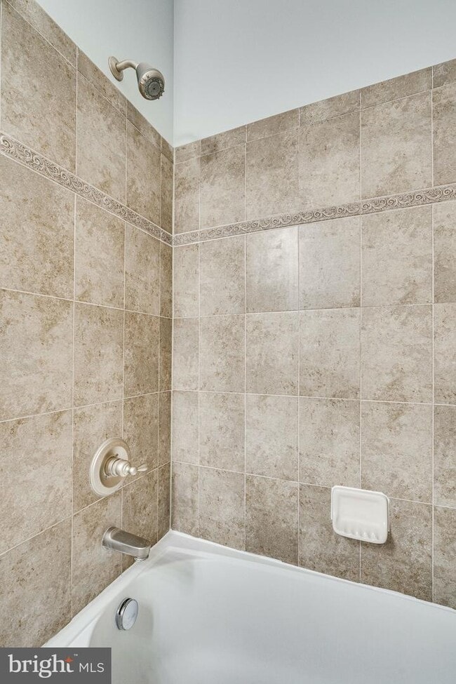 24701 Byrne Meadow Square Unit 100, Aldie, VA 20105