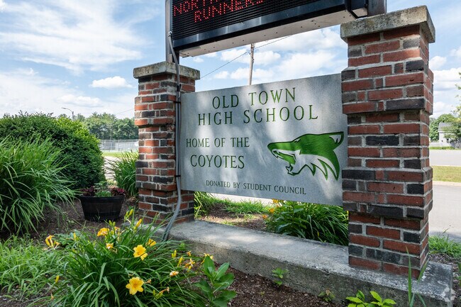 Old Town High School receives an overall rating of B- from niche.