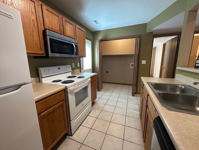 Kitchen - Main Lvl