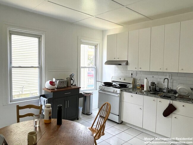 23 Union Ave unit 1, Jamaica Plain, MA 02130 - photo 3