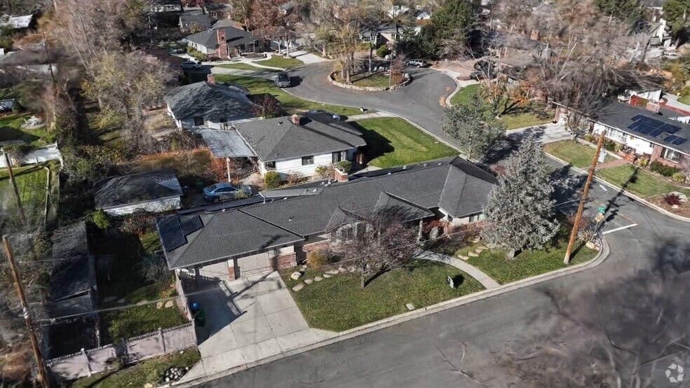 255 Circle Dr, Reno, NV 89509 - photo 2