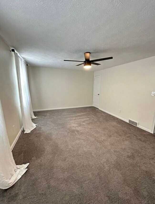 4056 Northfield Rd, Beachwood, OH 44122 - photo 7