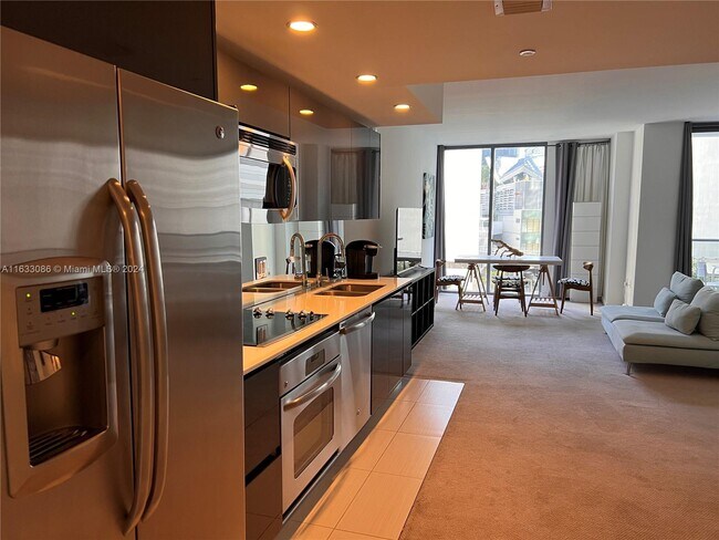 Brickell On The River unit 2207, Miami, FL 33131 - photo 3