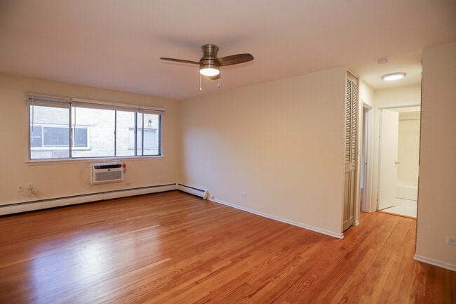 6166 N Winthrop Ave unit 301, Chicago, IL 60660 - photo 5