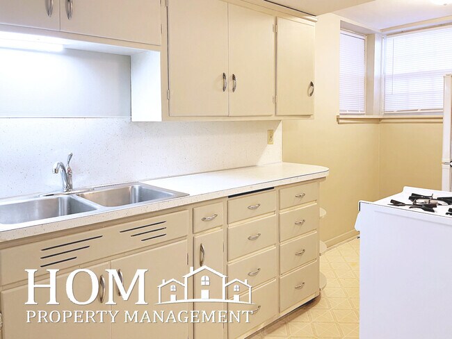 525 S Broad St unit 4, Mankato, MN 56001 - photo 5