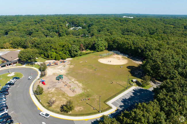 NID 537910 Accompsett Elementary  is just next to Accompsett Middle and Smithtown West High.