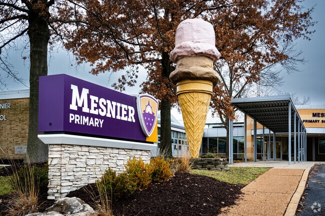 Mesnier Primary School is located in St Louis, MO