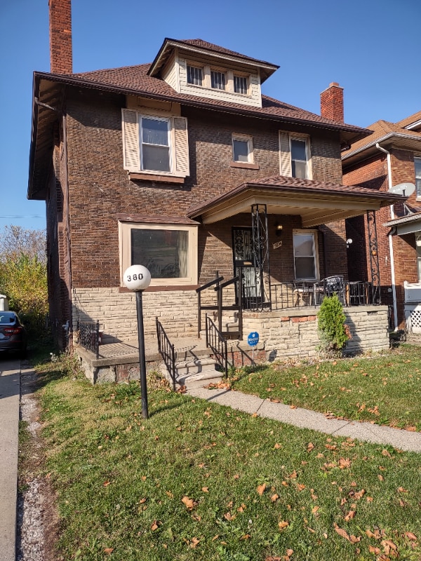 3804 Columbus St, Detroit, MI 48206
