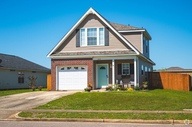 There are also many smaller, Cottage Style homes as well in Kimberline.