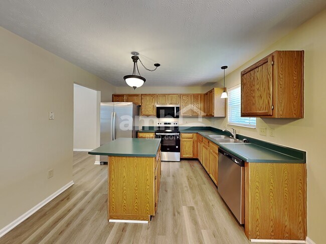 545 Weeping Willow Ln, Maineville, OH 45039 - photo 3