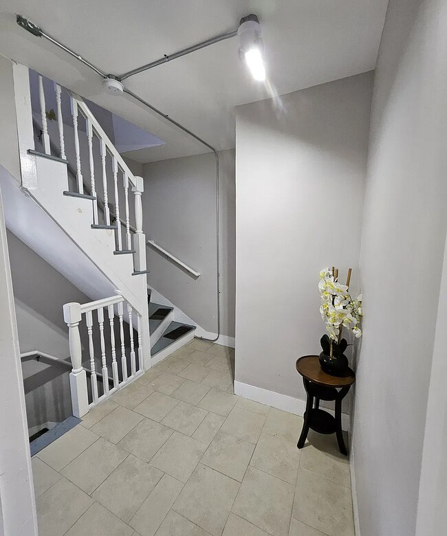 6 Pilgrim Rd unit 2, Haverhill, MA 01832 - photo 4